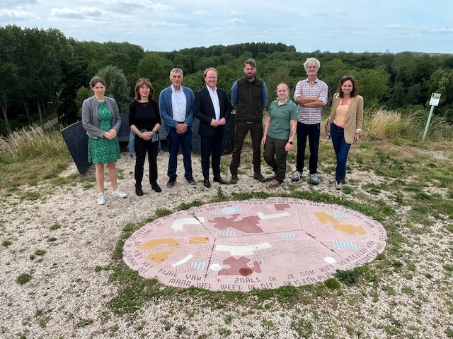Bezoek Burgemeester Hein van der Loo in het Museumbos